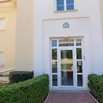 Mediterranean With Seaview, 365-day Open Pool And Walking Distance To The