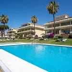 Mediterranean With Seaview, 365-day Open Pool And Walking Distance To The *