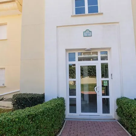 Mediterranean With Seaview, 365-day Open Pool And Walking Distance To The