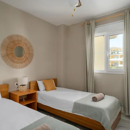 Appartamento Mediterranean With Seaview, 365-day Open Pool And Walking Distance To The