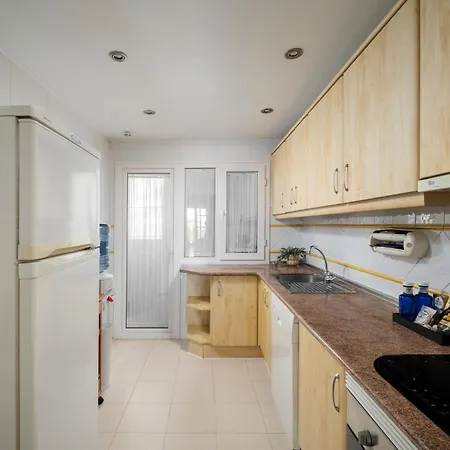 Mediterranean With Seaview, 365-day Open Pool And Walking Distance To The Appartamento
