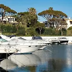 Mediterranean With Seaview, 365-day Open Pool And Walking Distance To The *