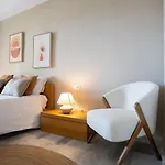 Mediterranean With Seaview, 365-day Open Pool And Walking Distance To The Διαμέρισμα *