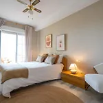 Mediterranean With Seaview, 365-day Open Pool And Walking Distance To The Διαμέρισμα