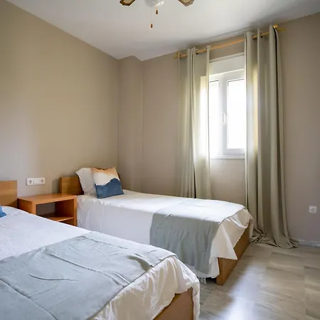 Mediterranean With Seaview, 365-day Open Pool And Walking Distance To The * Μαρμπέλλα