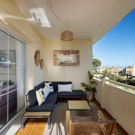 Mediterranean With Seaview, 365-day Open Pool And Walking Distance To The *