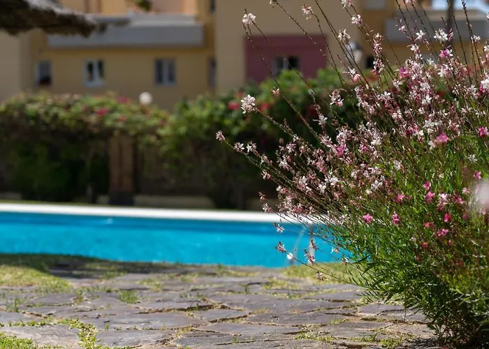 Seaview And Big Terrace Cabopino Апартаменты *