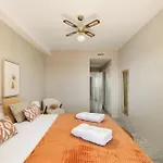 Mediterranean With Seaview, 365-day Open Pool And Walking Distance To The Марбелья